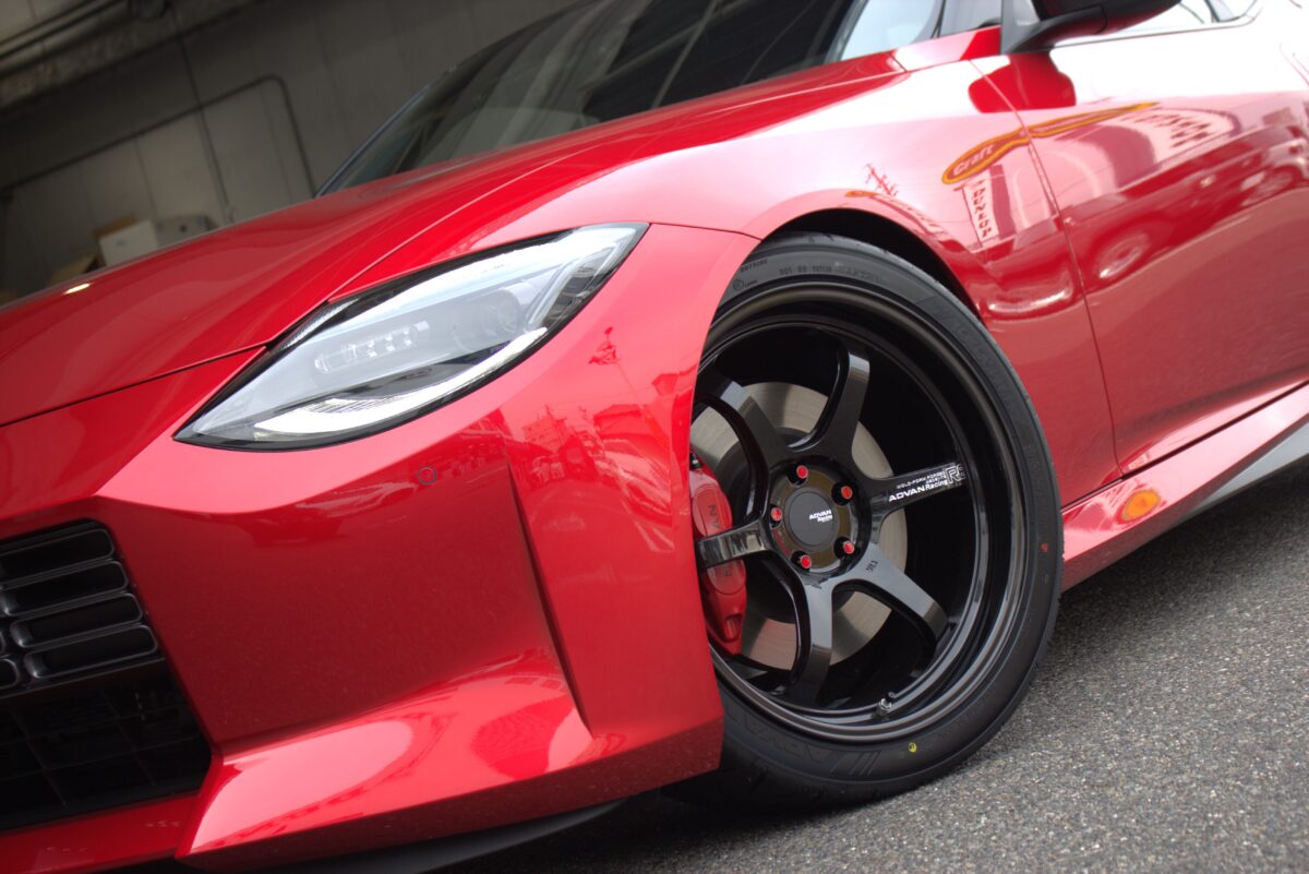 フェアレディRZ34　HKS　ハイパーマックスR　ADVAN RACING R6　20インチ　ツライチ　サイズ　ローダウン　前後違い