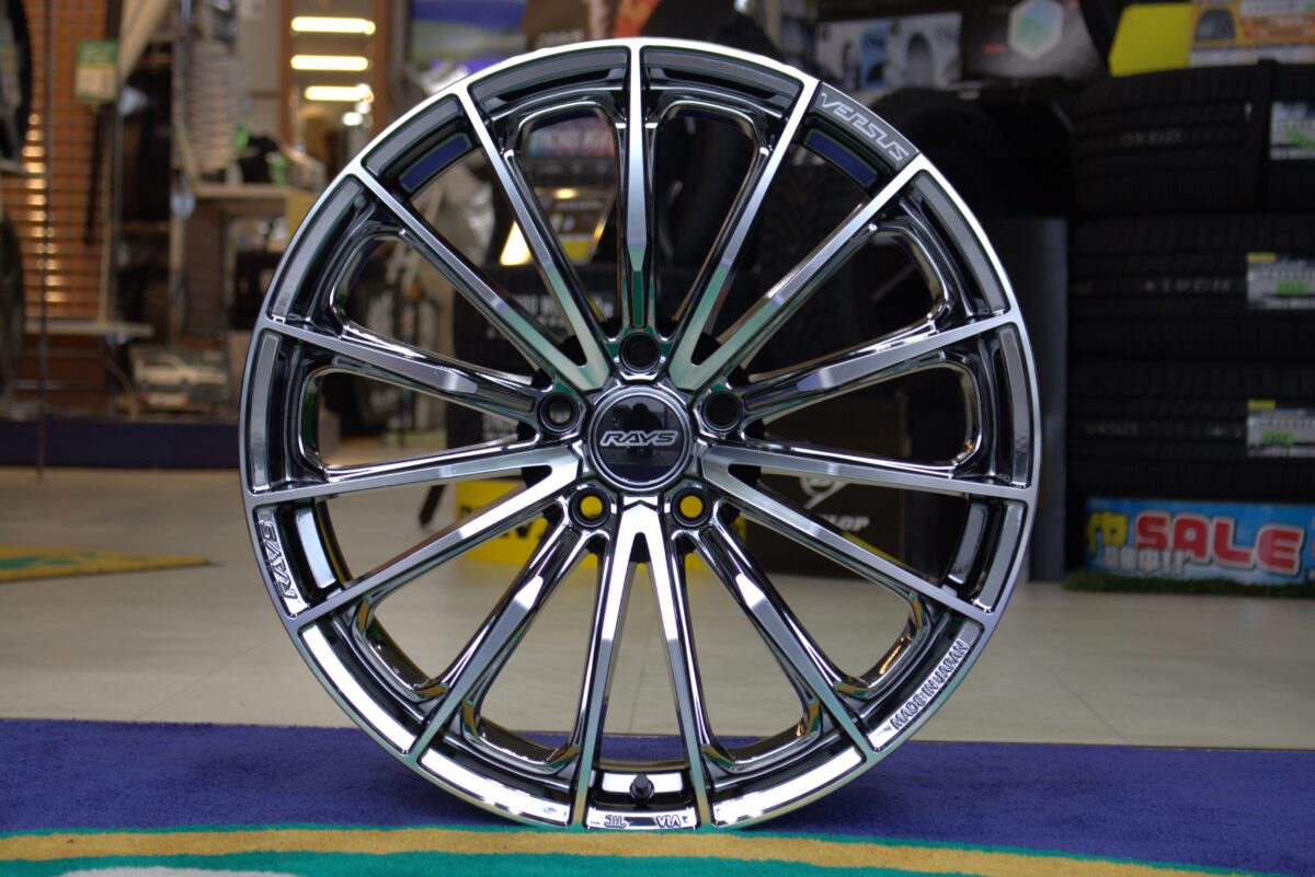 レイズ　ベルサスヴォウジェSE　新作　ホイール　カスタム　４０アルファード　４０ヴェルファイア　ハリアー　ノア　ヴォクシー　　２０インチ　クロモイブリード　クロモイタリアーノ　セミグロスブラック　どんな色