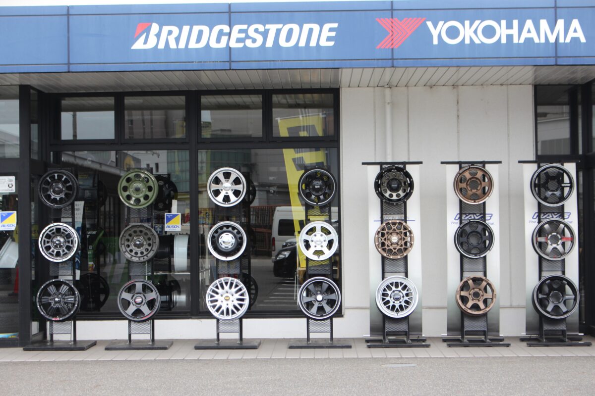 ハイエース　レイズ　RAYS　マルカ　MID　ホイール　カスタム　１６インチ　１７インチ　ハイエース用　TE37　HOMURA　デイトナ　