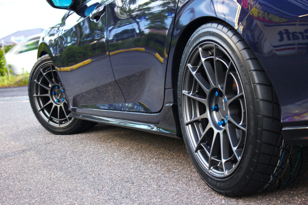 シビック　FK7　トーヨー　R1R　245/40R18