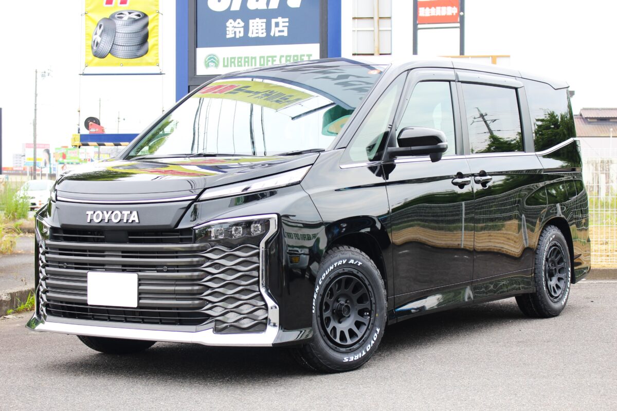 ヴォクシー　デルタフォース　オープンカントリー　オフロード　ホワイトレター