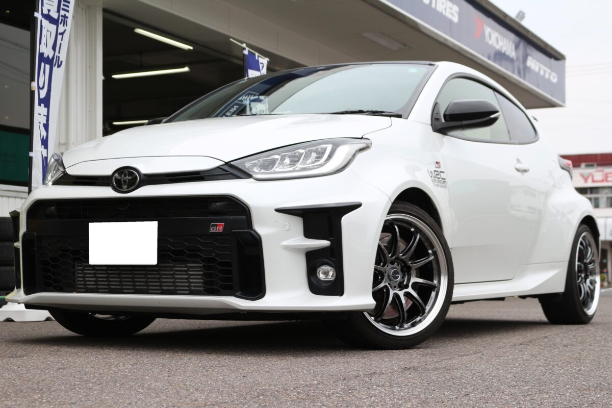 グリミットブラックダイヤカットリム/ GTKRC　 WORK EMOTION ZR10の18インチを装着したGRヤリス