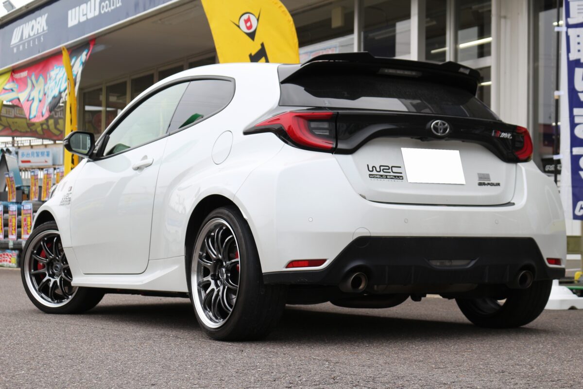 グリミットブラックダイヤカットリム/ GTKRC　 WORK EMOTION ZR10の18インチを装着したGRヤリス