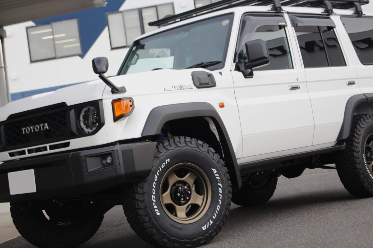 ランクル70　GDJ76W　ホイール　カスタム　ブラッドレーV　ブラブイ　BFグッドリッチ　ARB　ルーフラック　ショックアブソーバー　15㎜フロントアップ　
