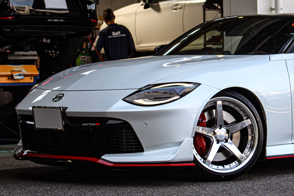 WORK GNOSIS CVF ( ワーク グノーシス CVF ) の バフフィニッシュ カラー を 超深リム で NISSAN フェアレディZ (RZ34) へ装着。