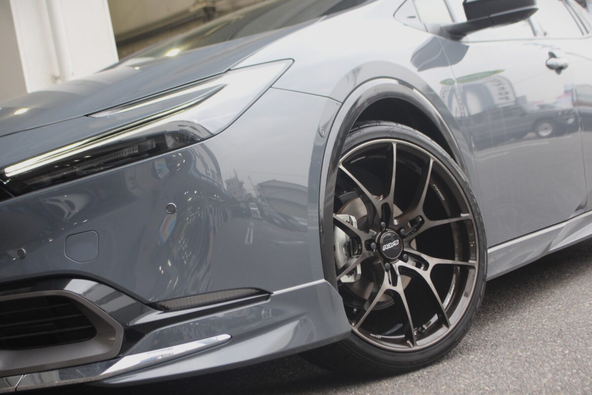 【60プリウス】RAYS V･RG025限定カラーをツライチで装着！！