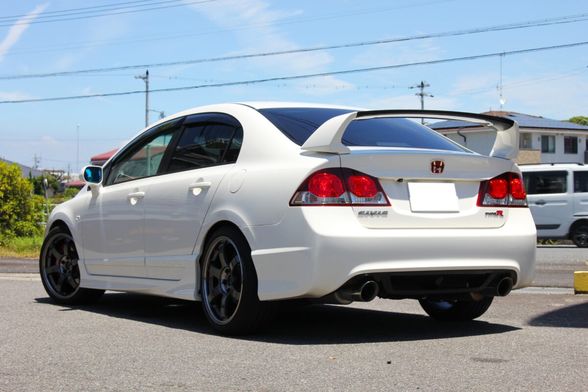 FD2シビックタイプRにRAYS VOLKRACING TE37SAGA SLを装着した画像