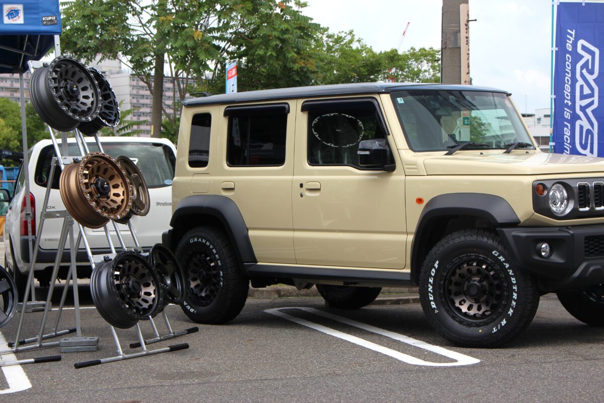 ジムニーノマドのホイール 4x4Engineering 最新作のAir/Gヴァルカンを装着!!新作グラントレックRT/01を装着中