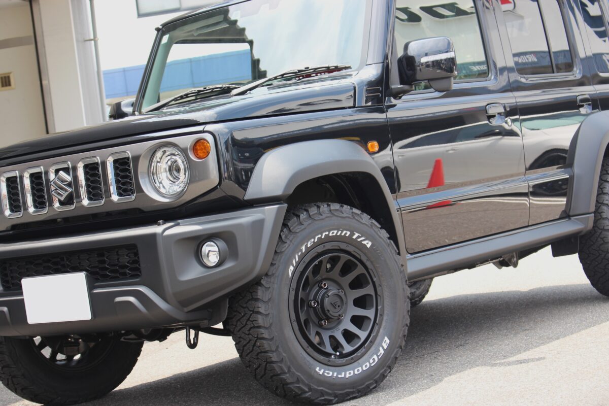 【JC74ノマド】ジムニーシリーズの王道 デルタフォース・オーバルはノマドにもしっかりと似合いますよ！！タイヤは安定のBFグッドリッチ オールテレーンT/A KO3！