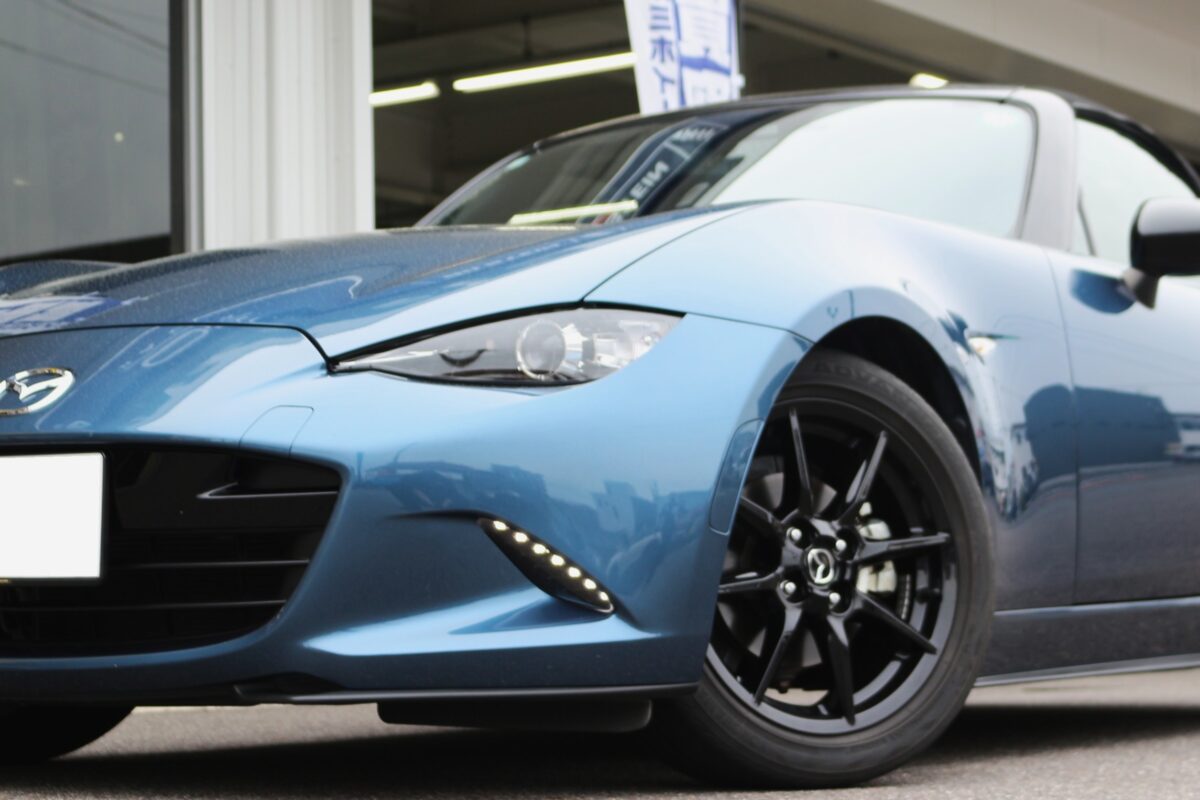 HKSハイパーマックスSを装着し25mmダウンしたNDロードスター