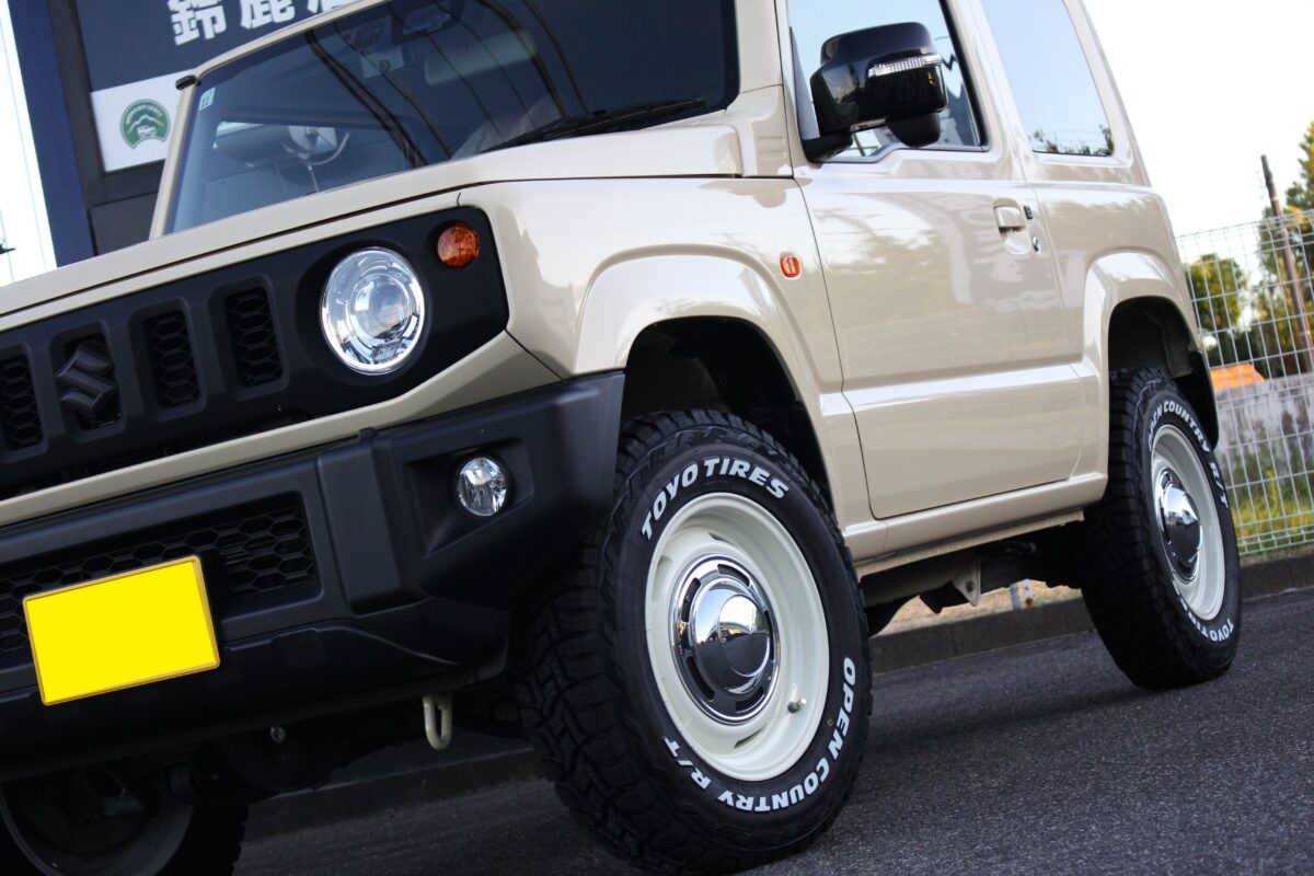 JB64ジムニーにクリムソン ディーン クロスカントリー とトーヨー オープンカントリーR/Tを装着した画像