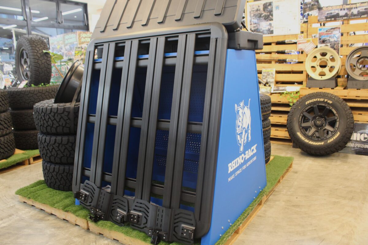 【ライノラック商談会】デモカーRAV4を展示しラック装着のイメージを膨らませれますよ！！