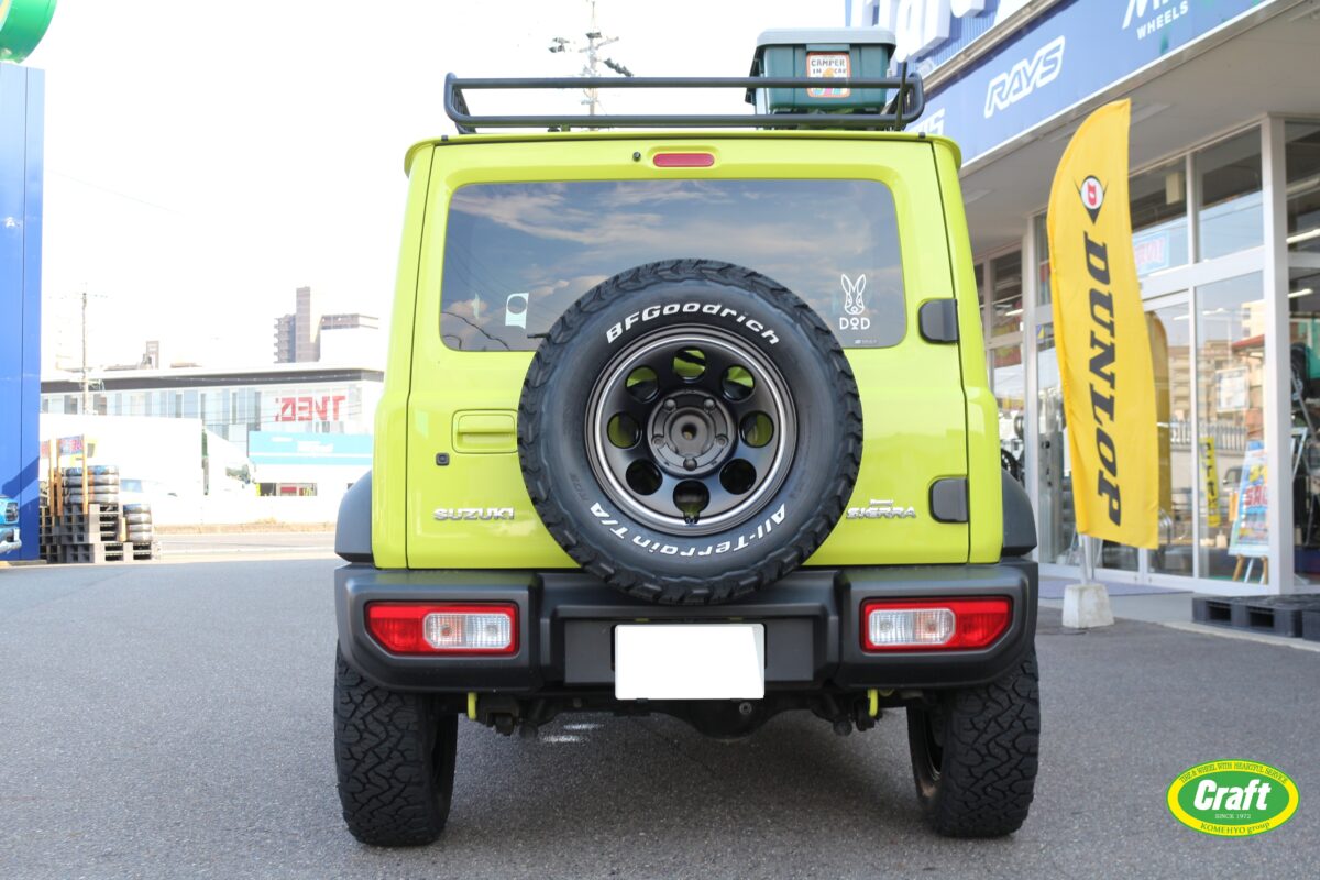 セミグロスブラック/リムヴァーレイポリッシュ/SGB/P　MID ウシャリントバリのBFGOODRICH　ALL-TERRAIN T/A　KO3 の16インチを装着したジムニーシエラ