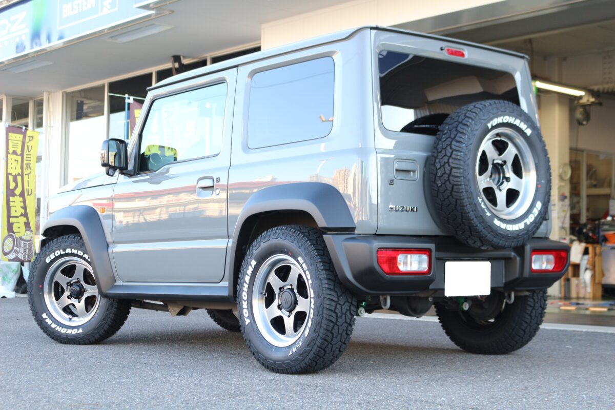 4*4　ステアリングダンパー/TEIN　STREET ADVANCE Z /RSR　ラテラルロッド/グレイスシルバーリムDC(QAZ)/ヨコハマジオランダーX-ATG01 の16インチを装着したジムニーシエラ