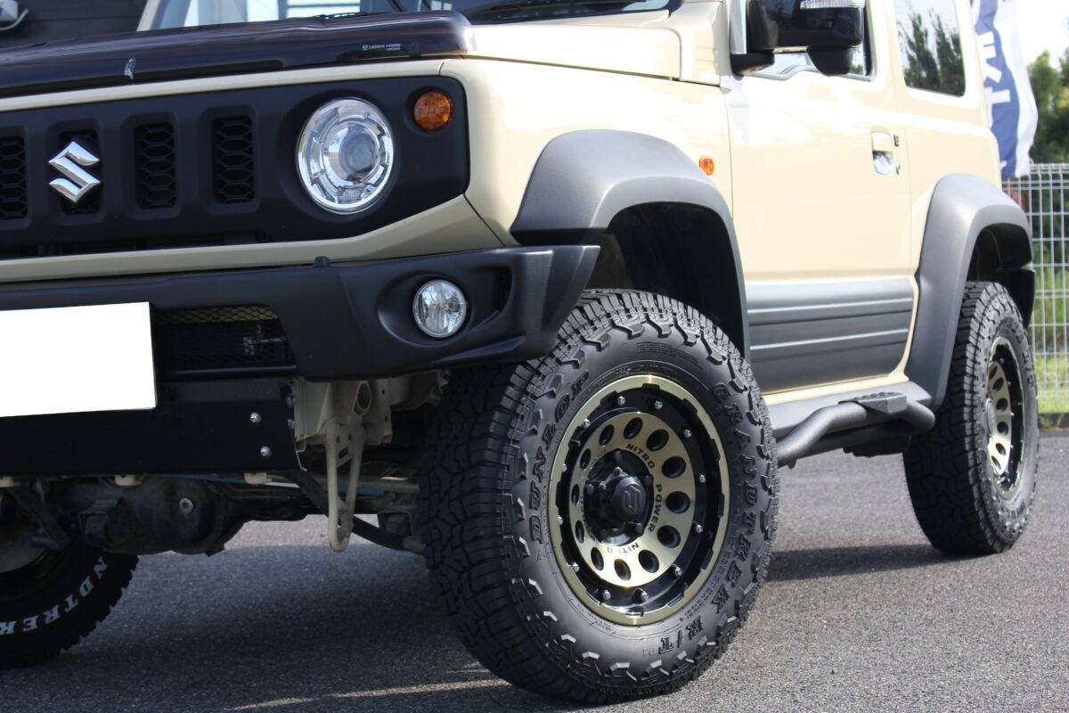 JB74ジムニーシエラに ダンロップ グラントレック R/T01 と 4×4 エンジニアリング カントリーサスペンションキット を装着