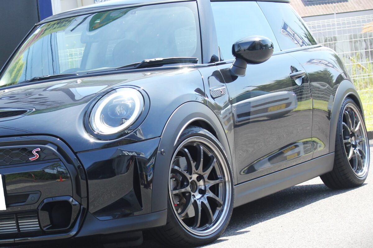 F56MINIクーパーのホイールカスタム　レイズ鍛造ホイールCE28装着