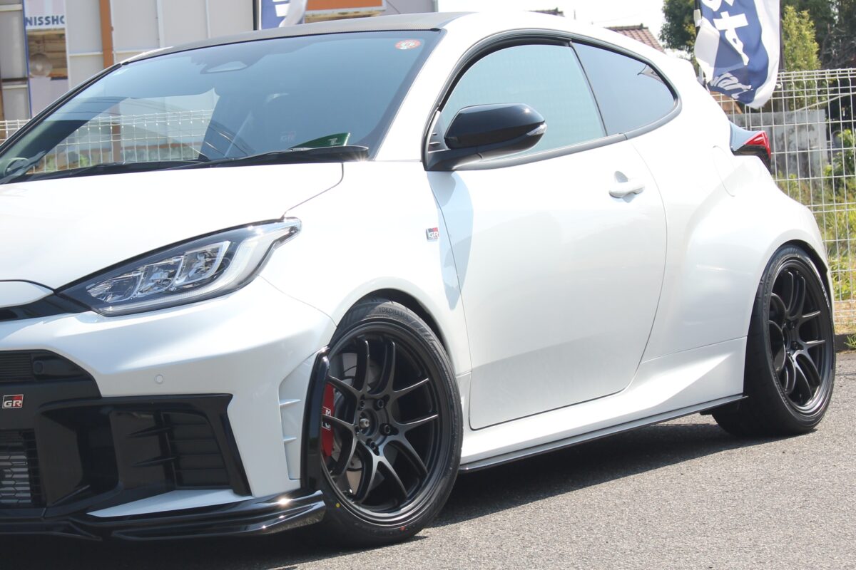 GRヤリスに鍛造ホイール装着カスタム