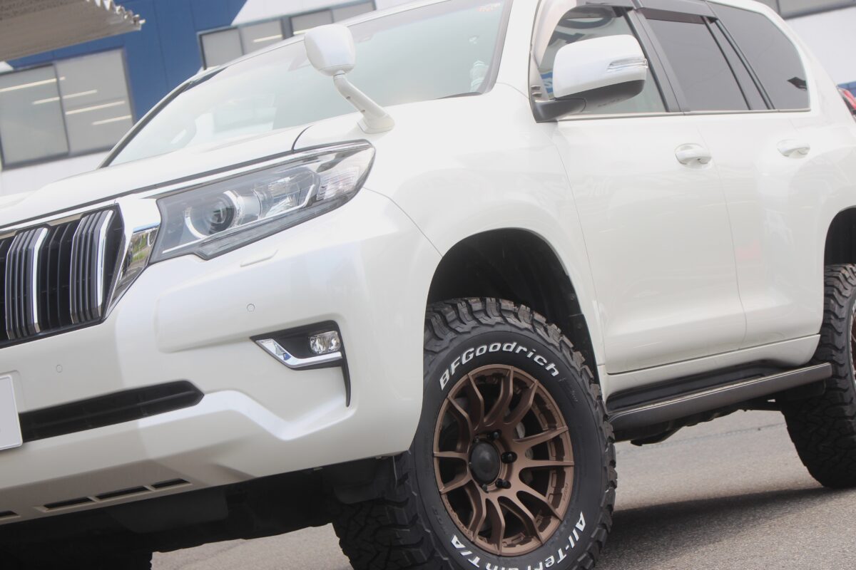 【150プラド】RAYS グラムライツ57XR-X+オールテレーンT/A KO3×JAOS VFCA Ver.Aで干渉抑えゴツク魅せます！！