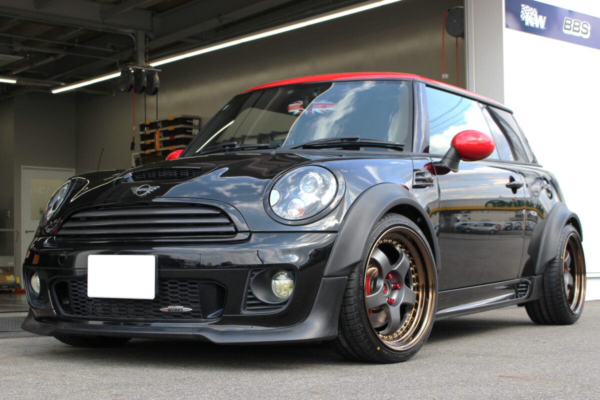 R56MINIに深リムのマイスター取付