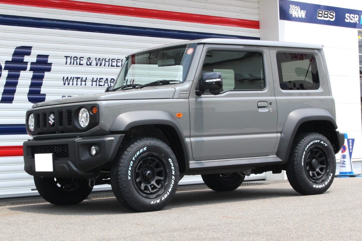 ジムニーシエラにマッドヴァンス１６インチを取付