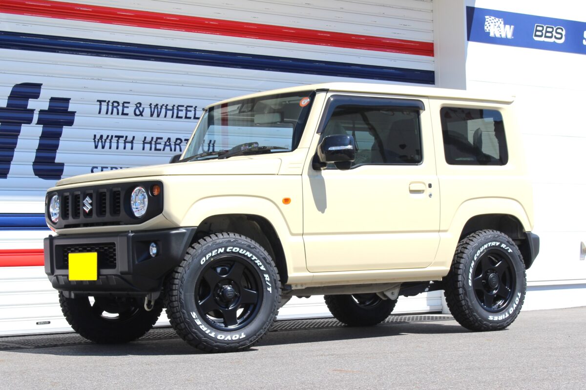 ジムニーの王道カスタム。ブラッドレーVを装着