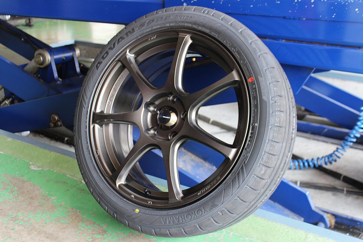 レヴォーグ　ウェッズスポーツ　SA-75R