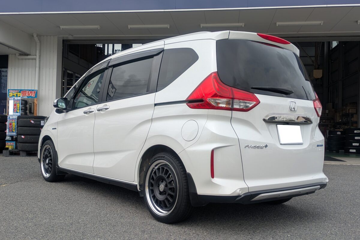 ホンダ　フリード　シーカーFD