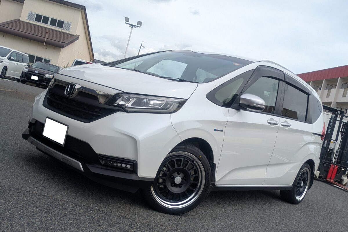 ホンダ　フリード　シーカーFD