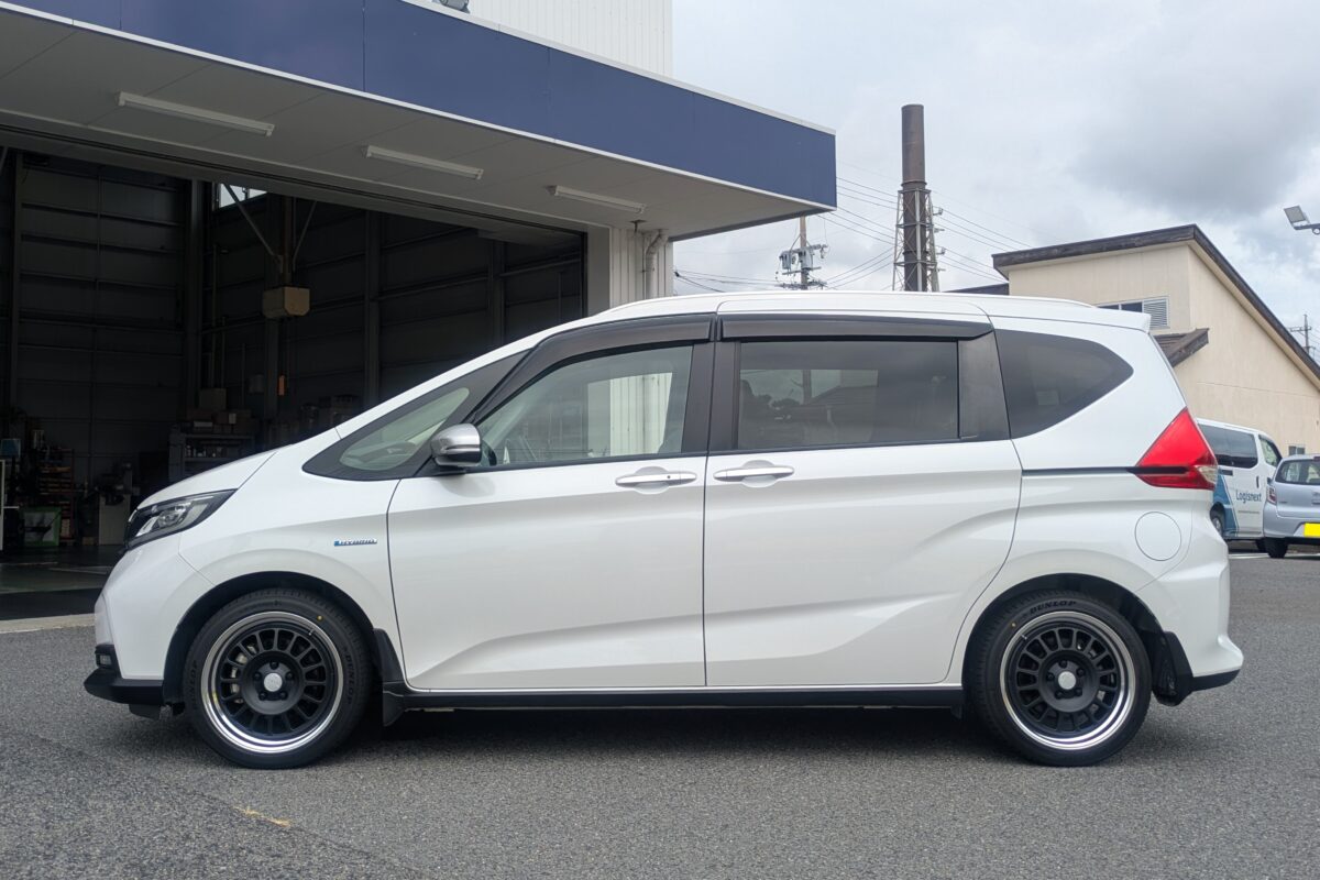 ホンダ　フリード　シーカーFD