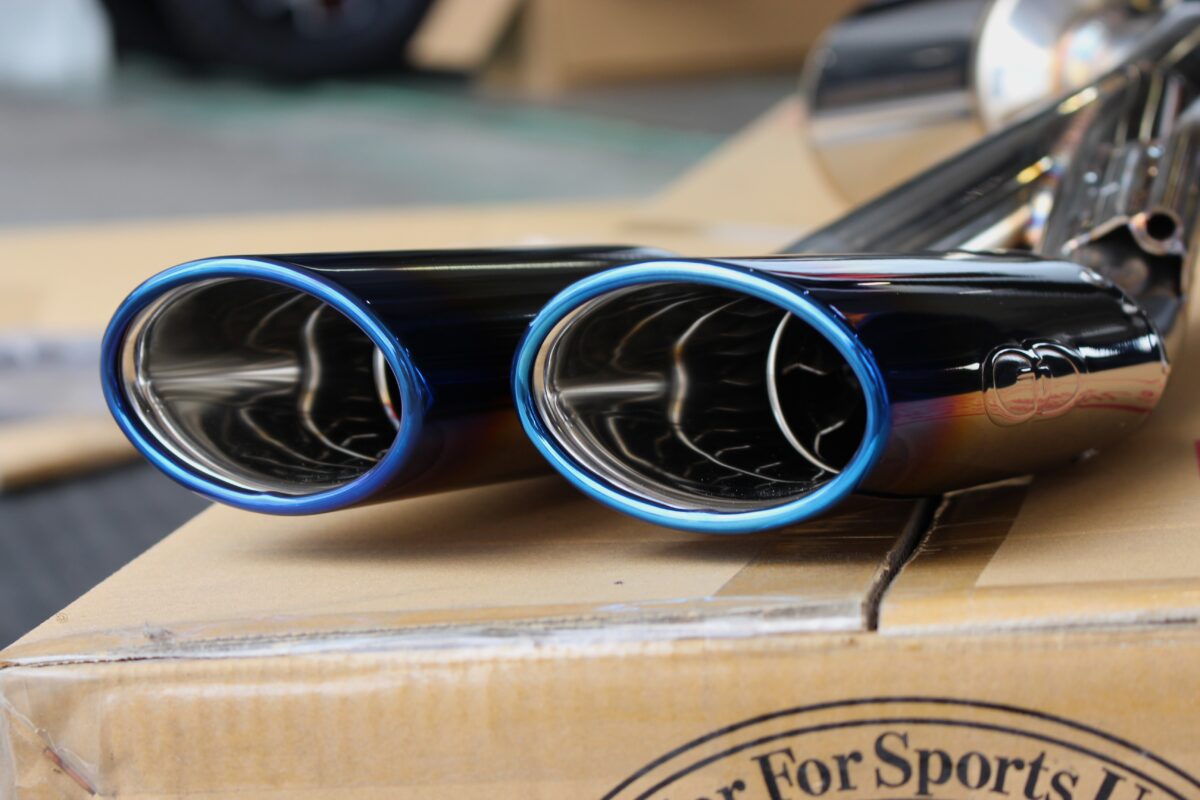 ガナドール　マフラー右ダブル出し　ブルーテール