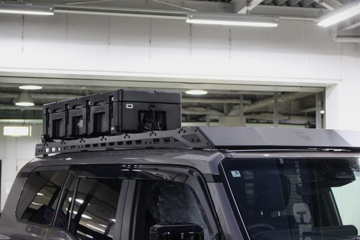 【ランドクルーザー250】ガナドールマフラーにライノラック リコンプラットフォーム＆RIX BOXでオーバーランダー仕様へ☆彡