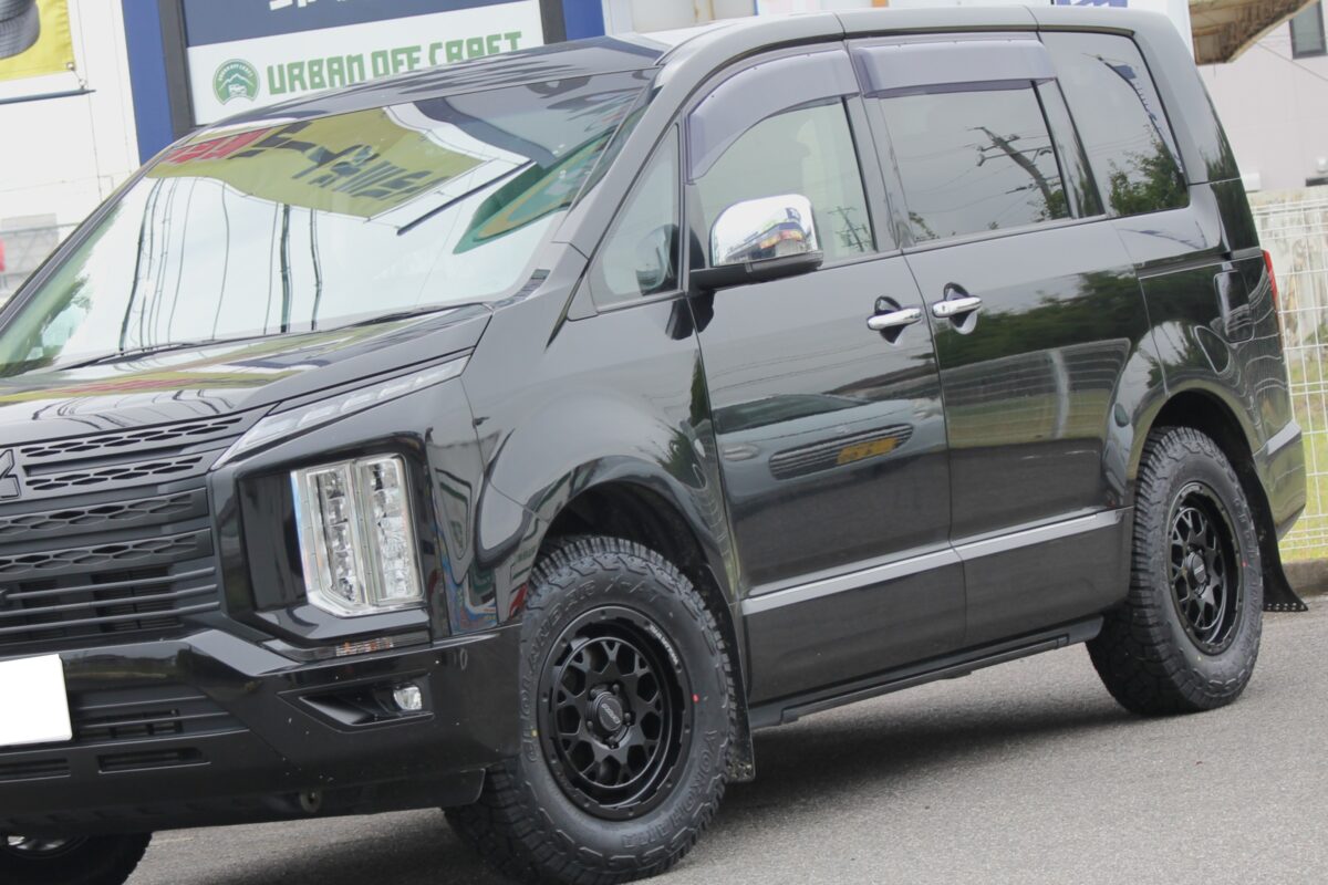 デリカD:5にレイズ チームデイトナ M9+とヨコハマ ジオランダー X-AT G016装着