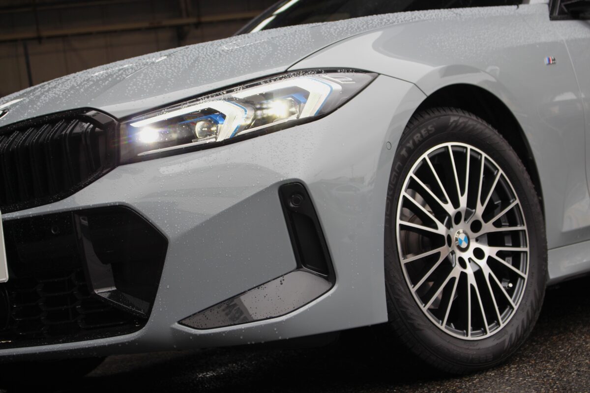 【BMW G82】北欧メーカー”ノキアン”ハッカペリッタ R5で快適冬ドライブを☆彡