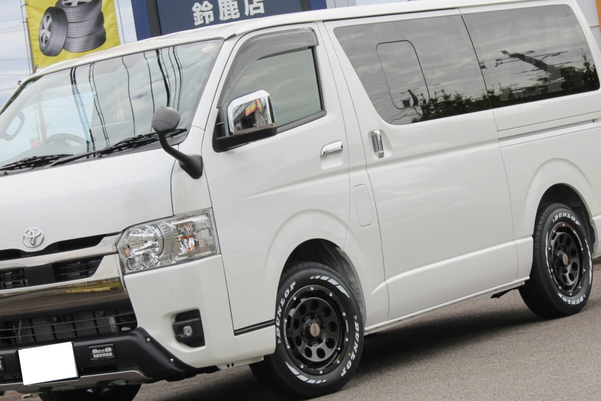 ハイエースをオフロードカスタム。レイズ チームデイトナ D9 スペックMとホワイトレタータイヤ ダンロップ W01を装着