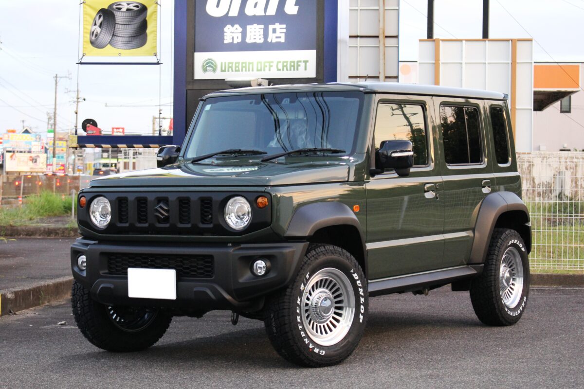 JC74Wジムニーノマドにクリムソン ディーン カリフォルニアとダンロップ グラントレックR/T01を装着した画像