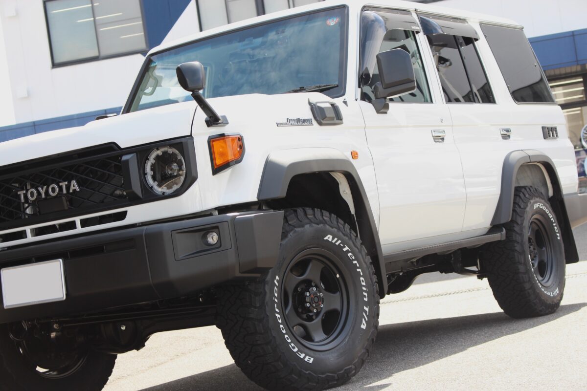 【ランクル70】4x4Engineerig serviceの15㎜スペーサーに王道ブラッドレーVにBFグッドリッチKO3を装着デス!!