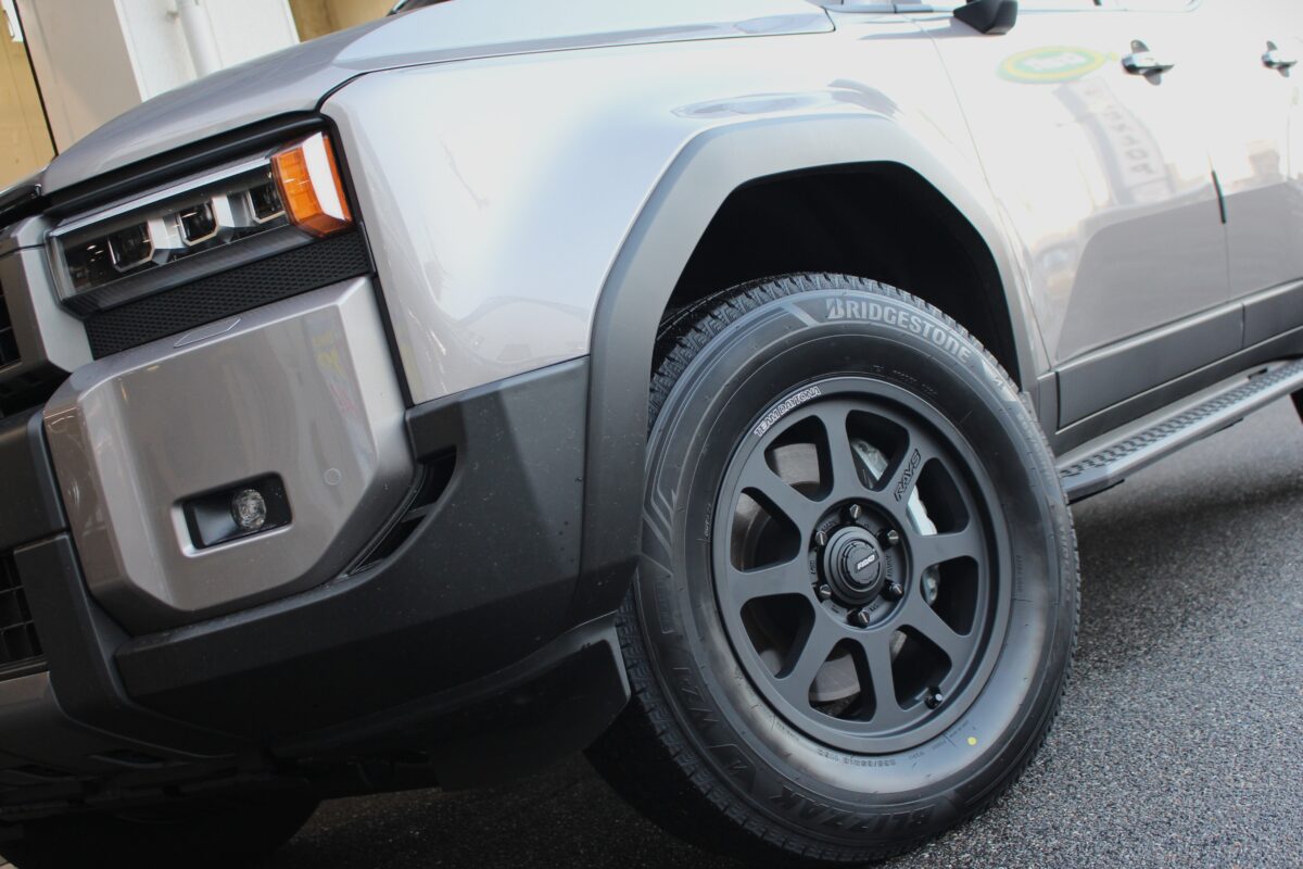 ランクル250の冬支度！RAYS デイトナD108にBRIDGESTONEの新作！ブリザックWZ-1を装着デス！！