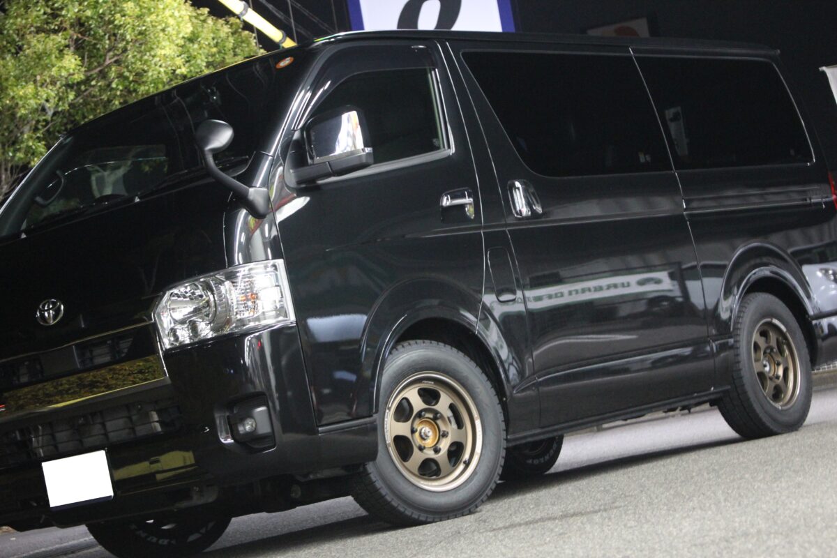 ハイエースに「TE37XT」を装着してオフロード×スポーツカスタム。 ダンロップ新作バン用スタッドレス W01 for WINTERも取付