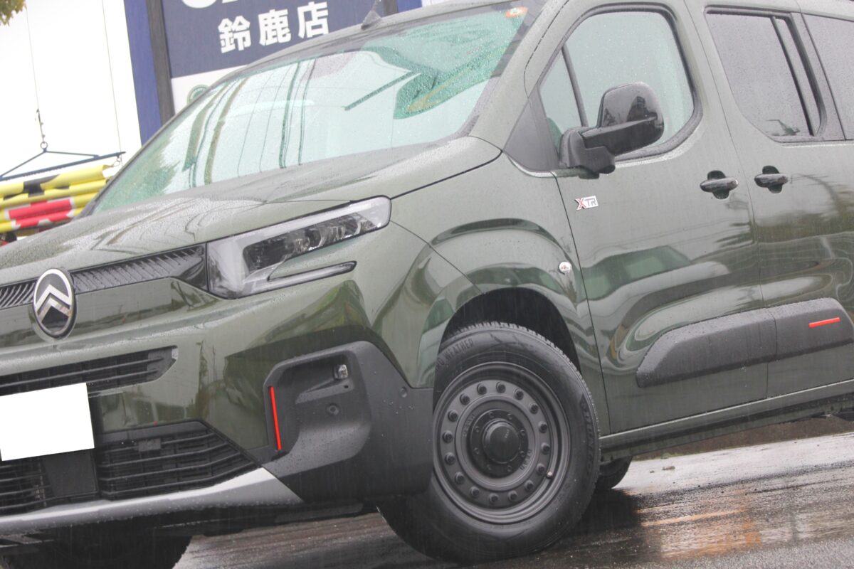 新型ベルランゴにディーンクロスカントリーとオールシーズンタイヤシンクロウェザー装着