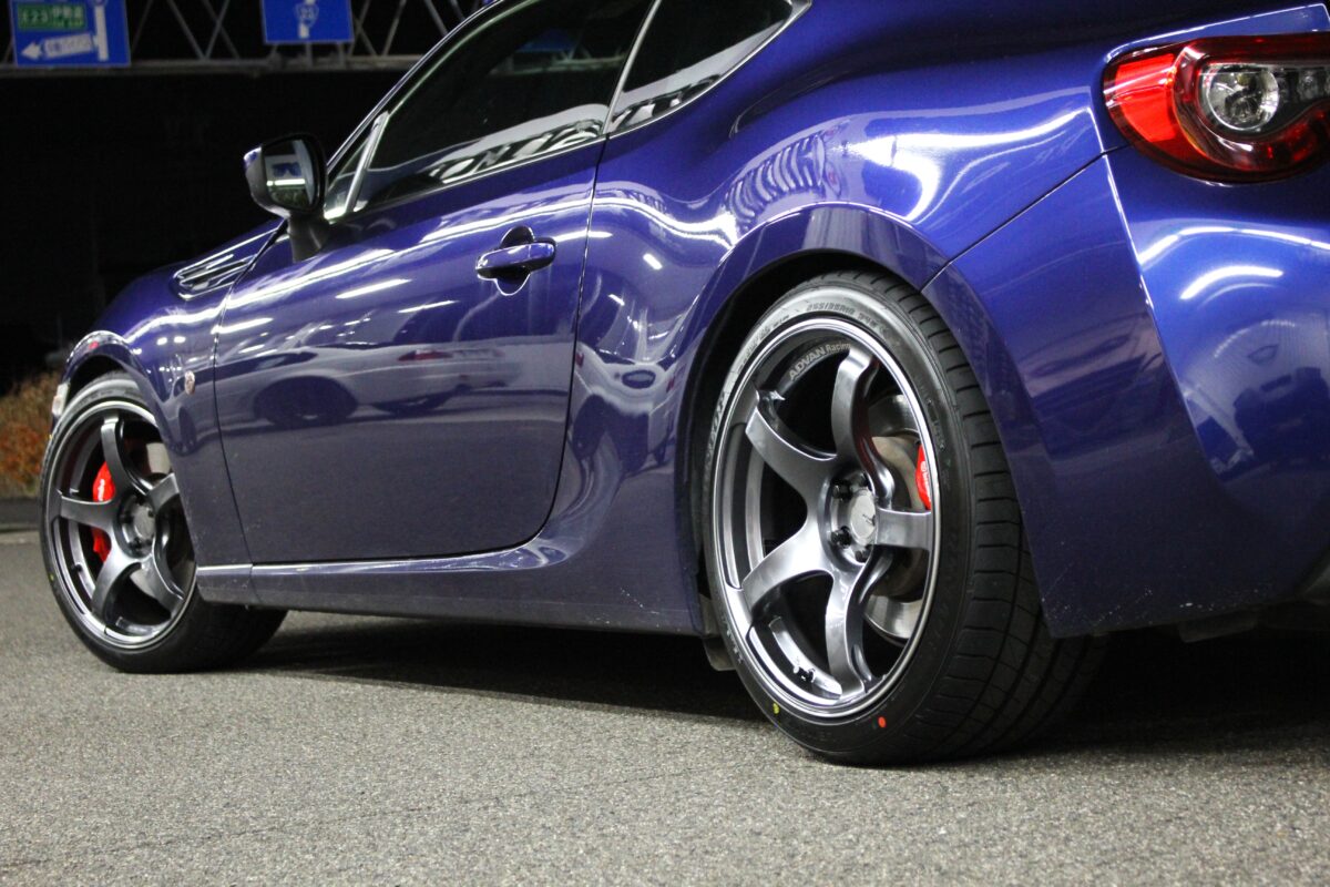 ZN6 86にヨコハマ アドバンレーシング GTビヨンドの9.5Jを装着した画像