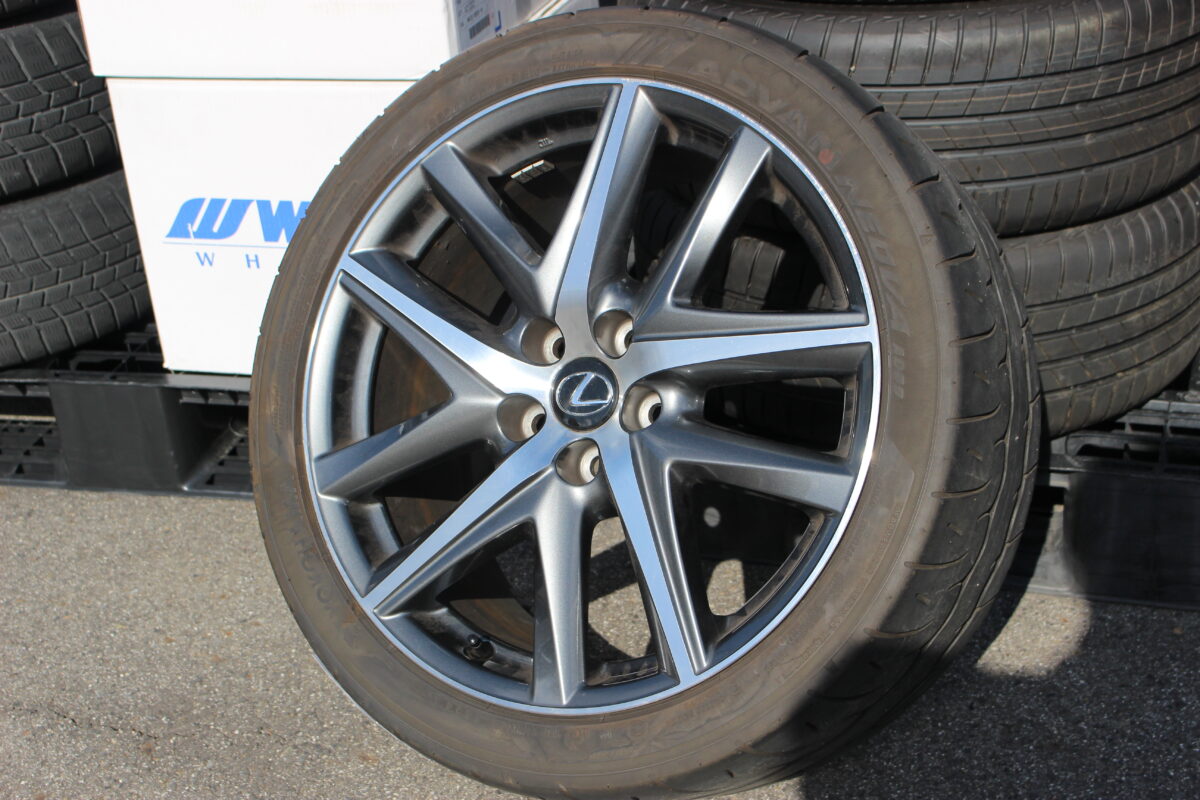 純正ホイールの買取も大歓迎。専門店のクラフトならしっかり査定