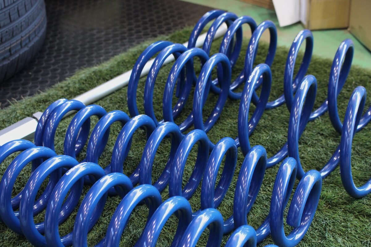 【ランクル250】4x4engineering serviceのコイルスプリングで約2インチアップで見た目&乗り味も諦めないスタイルに☆彡