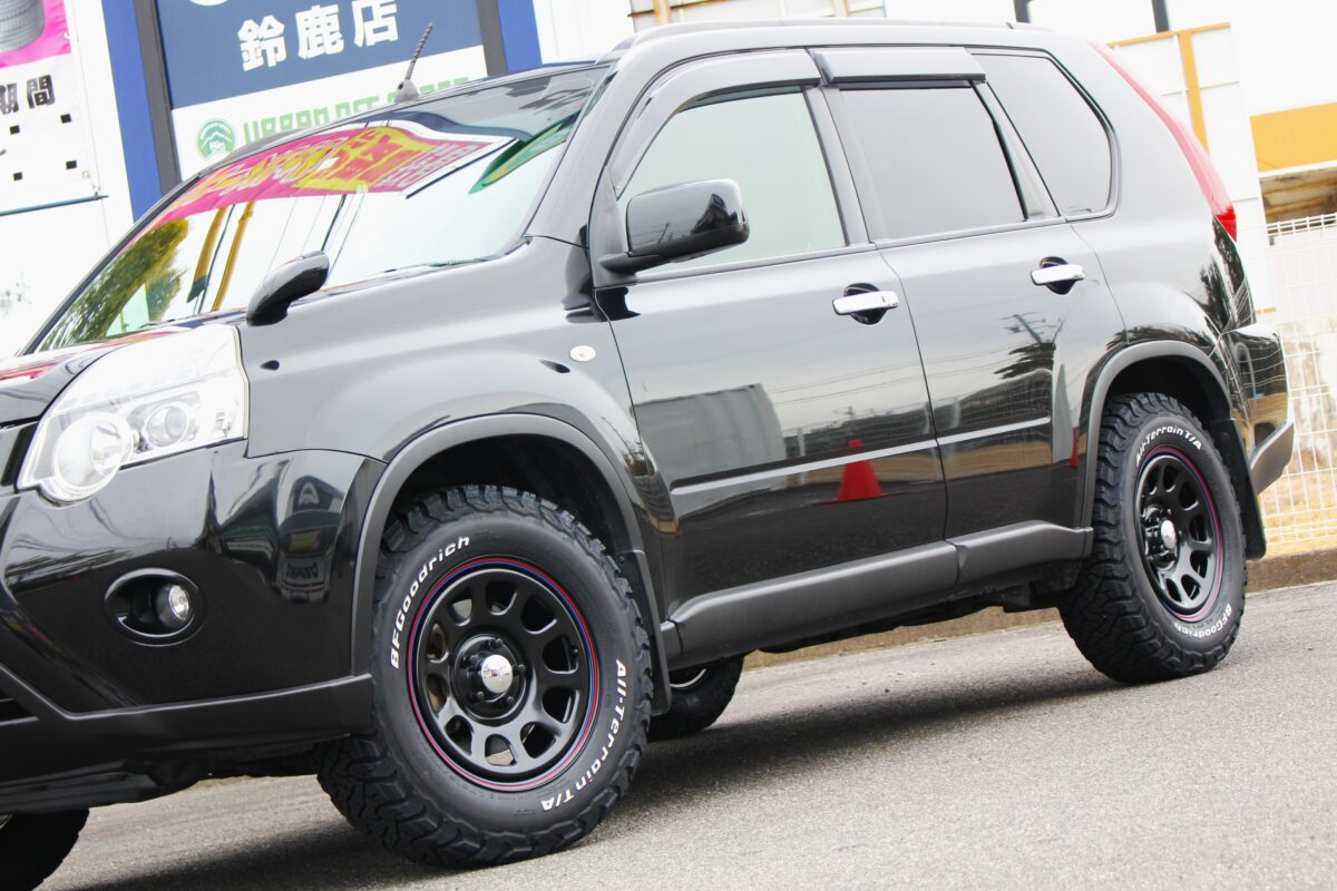 T31エクストレイルにMLJのデイトナSSとBFグッドリッチのKO3を装着した画像