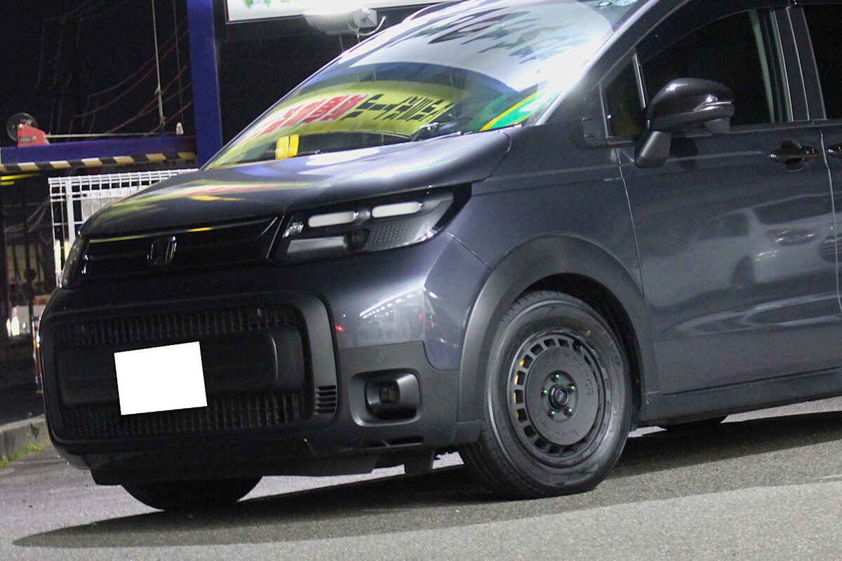 GTフリードにウェッズアドベンチャー マッドヴァンスDXを装着した画像