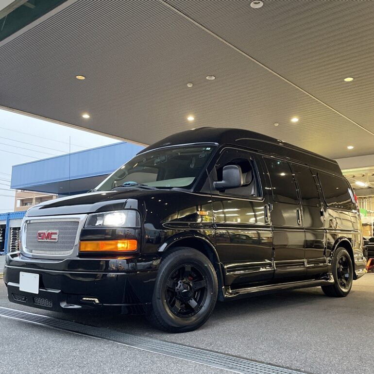 GMC SAVANAにKMC XD811　ROCKSTARⅡ　17インチを装着