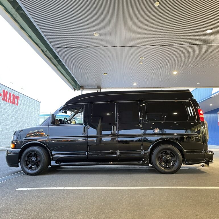 GMC SAVANAにKMC XD811　ROCKSTARⅡ　17インチを装着