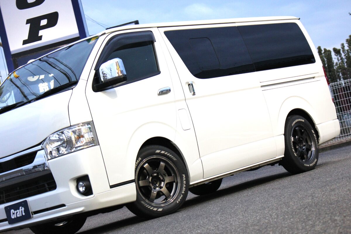 ハイエースにRAYS TE37SB SL を装着した画像