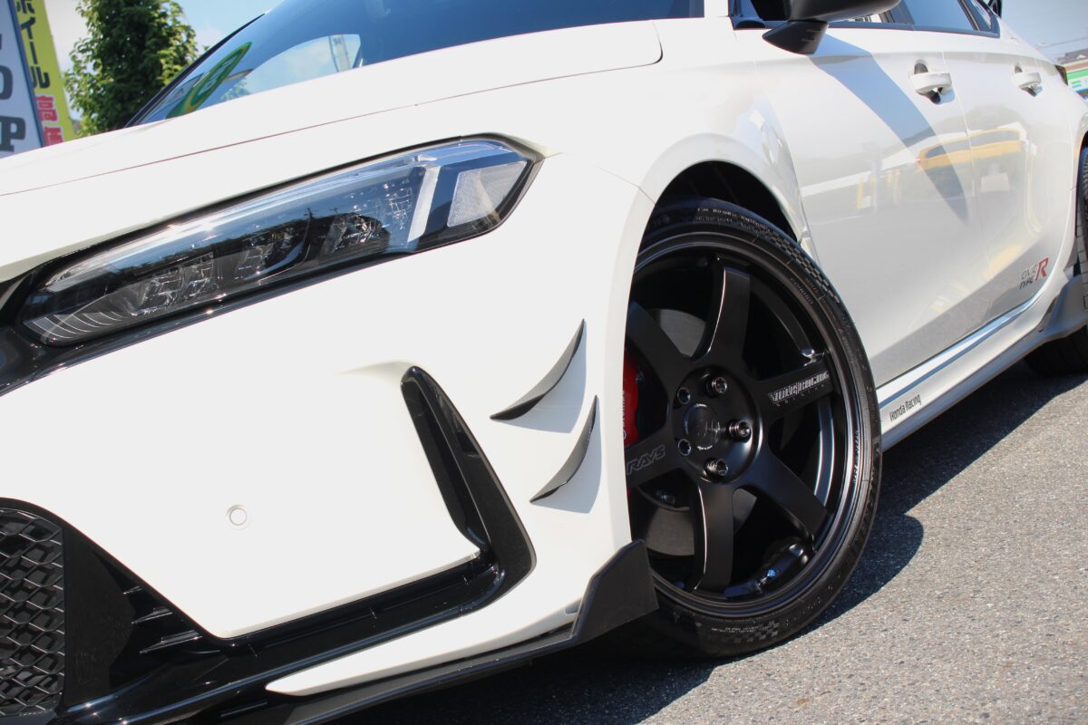 【FL5 シビックタイプR】RAYS VOLK Racing TE37SAGA S-plus BS-LTDの限定カラー「マットトランスルーセントブラック」で魅せるノーマル車高で究極の足元!!